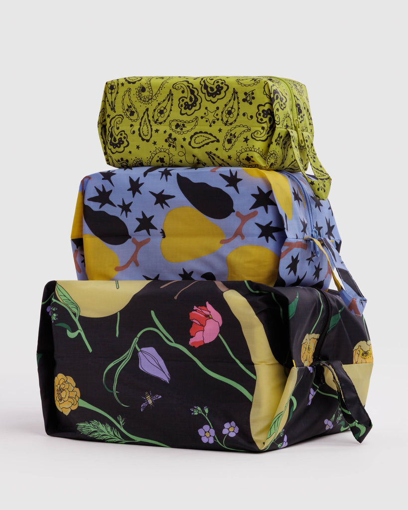 3d zip set in winter orchard