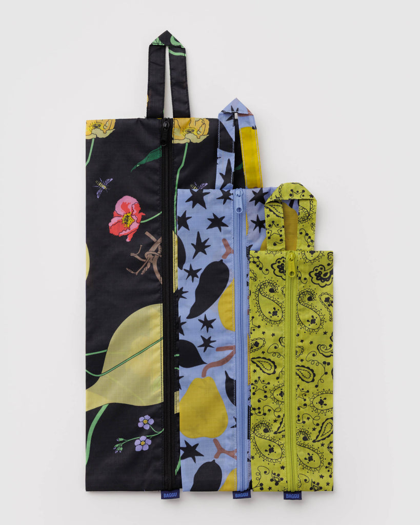 3d zip set in winter orchard