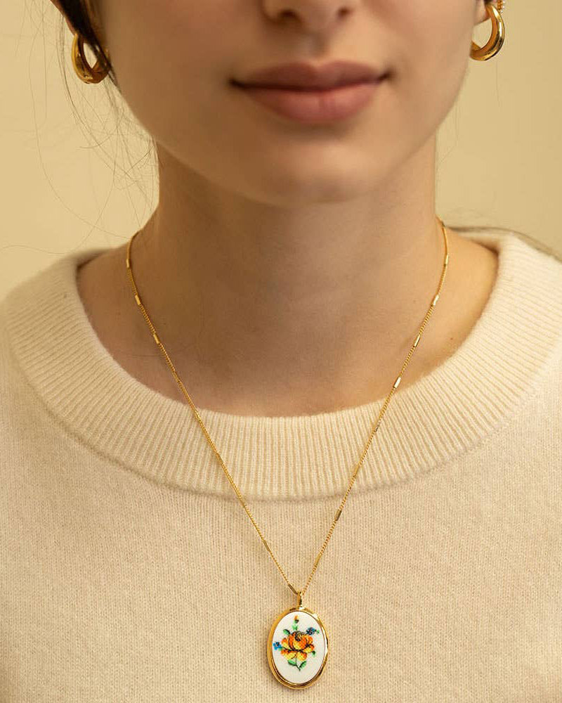 vintage-inspired cameo necklace, size reference