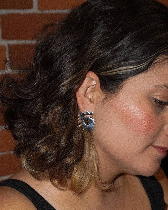 Caracol & Espiral Silver Studs size reference 