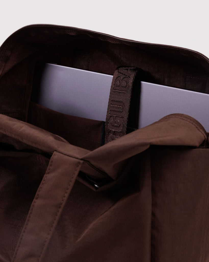 everyday bag from baggu in coffee brown