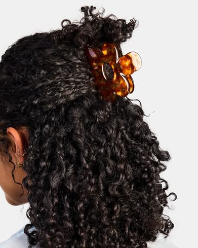 flower hair claw in honey checker
