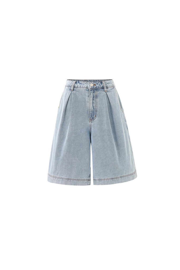 baggy bermuda shorts in a light blue denim wash. frnch