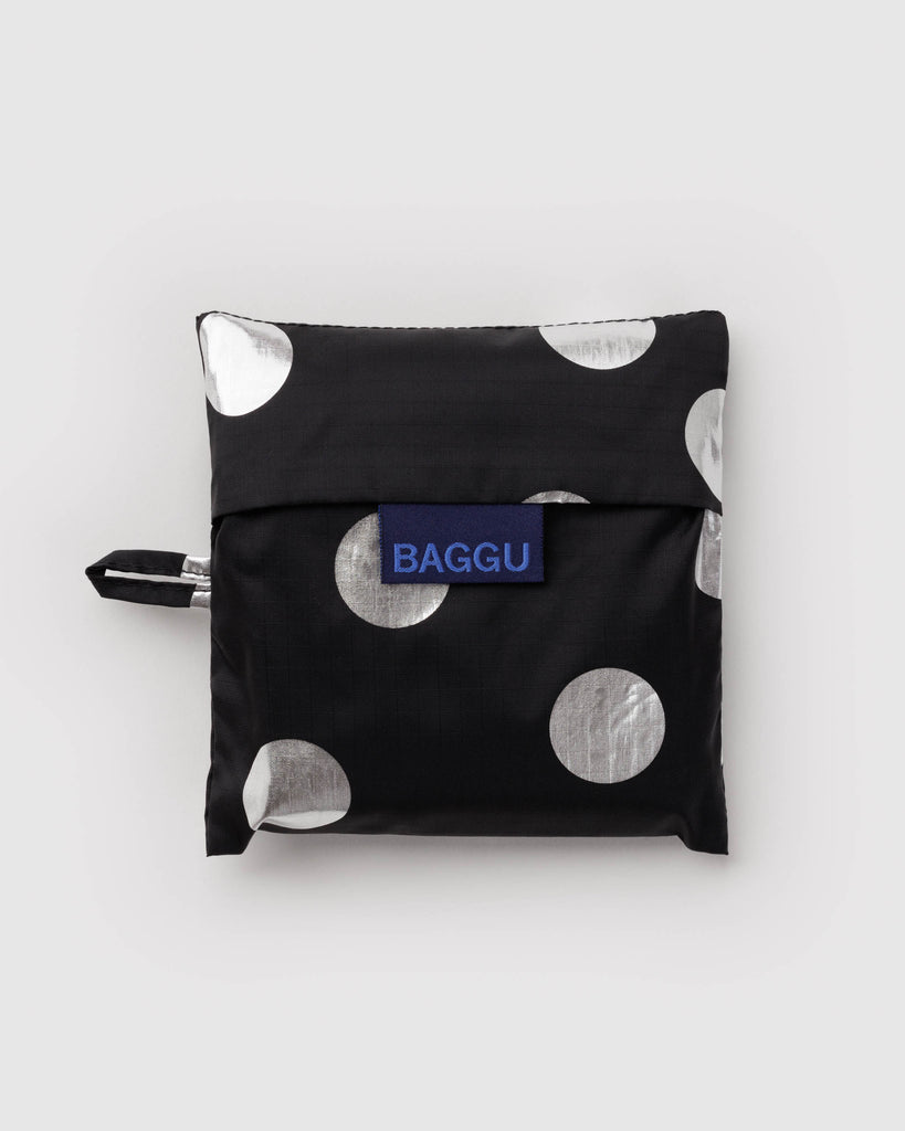 metallic standard baggu in silver polka dot