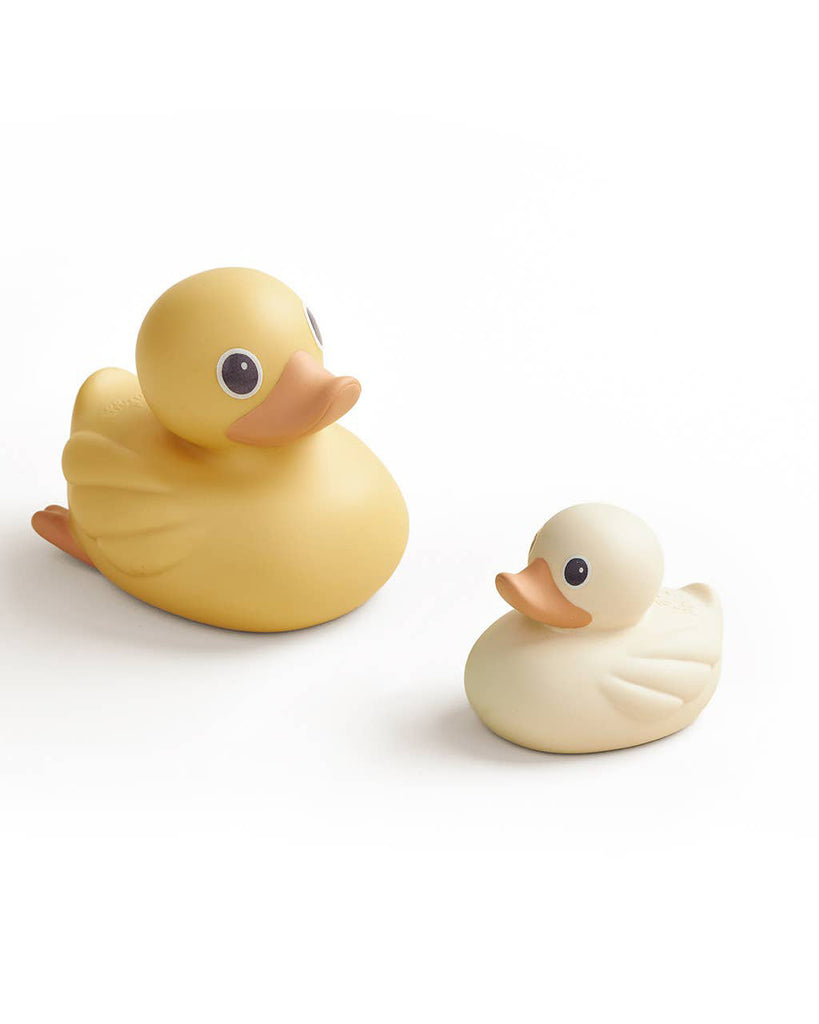 Itzy Duck Family Bath + Water Table Toys