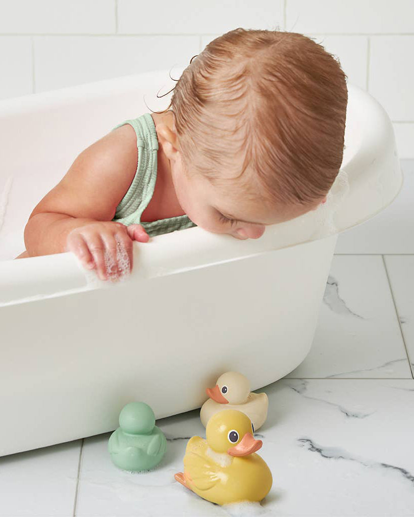 Itzy Duck Family Bath + Water Table Toys