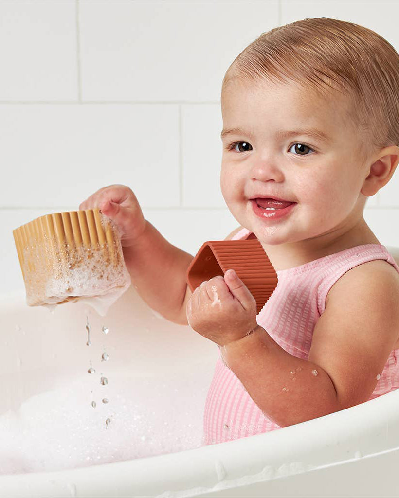 nesting silicone cups for bath time play