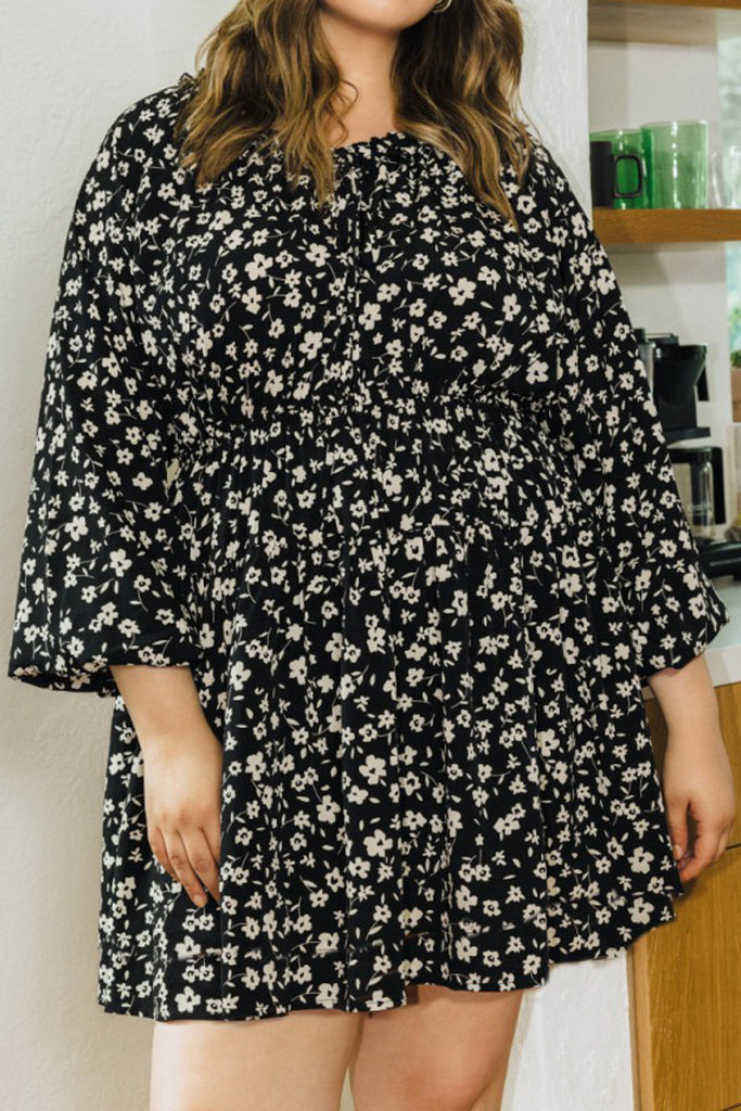 Josie Black and White Floral Dress *S-3XL* Josie Black and White Floral Dress *S-3XL*