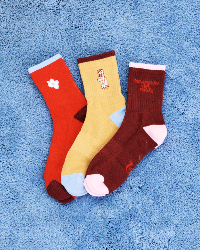 pack of 3 pairs of crew socks with a color blocked design