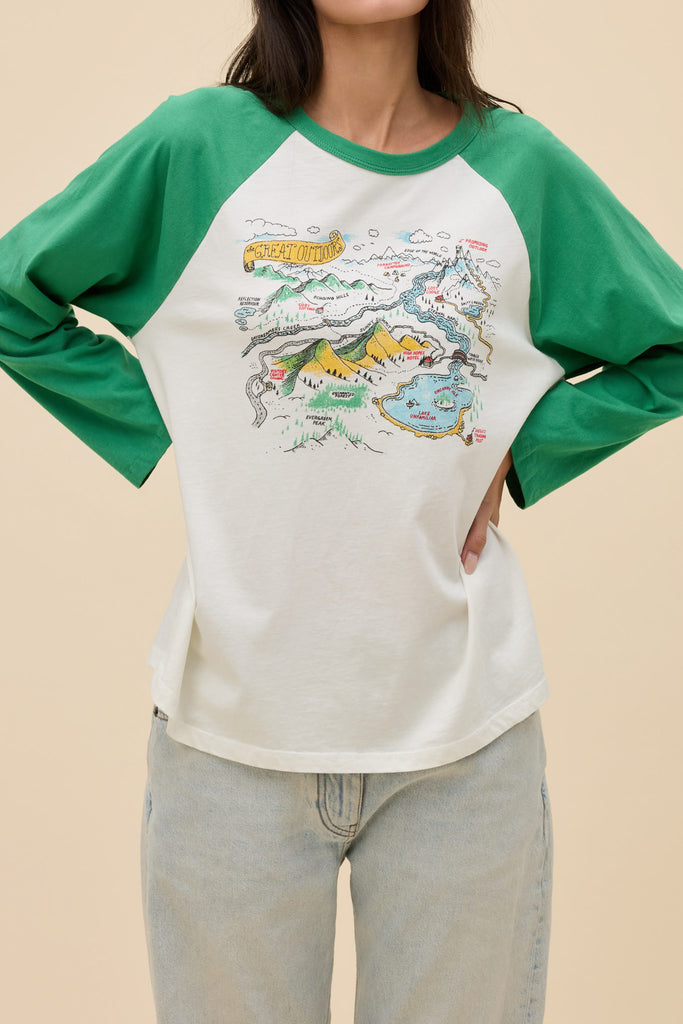 daydreamer vintage-inspired raglan tee in washed kelly green and white