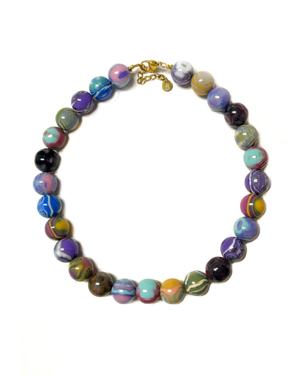 chunky beaded necklace with a marbled design