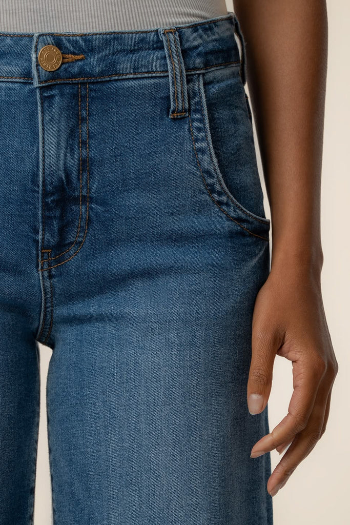 wide leg jeans with unique scoop pocket detailing