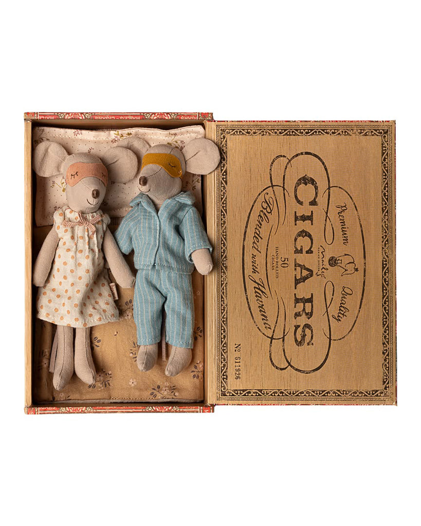 mum and dad mice in cigar box from maileg