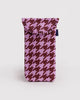 quilted glasses sleeve in a pink houndstooth pattern