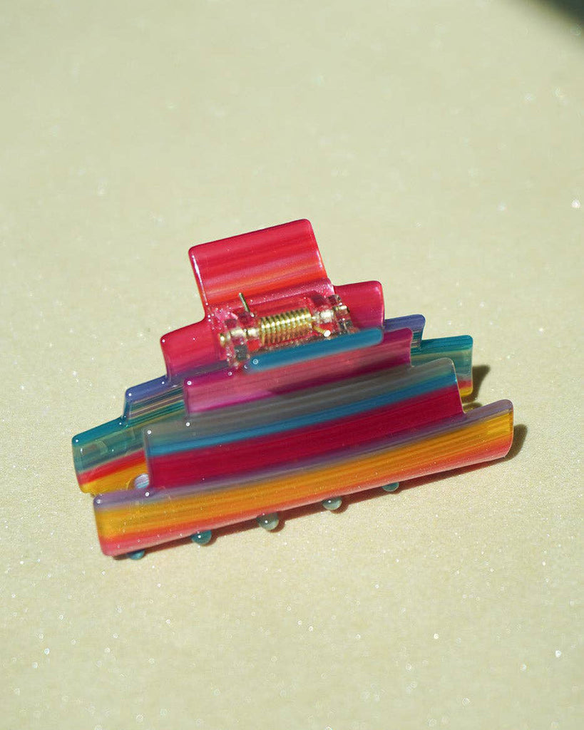 pyramid hair claw in sunset stripes