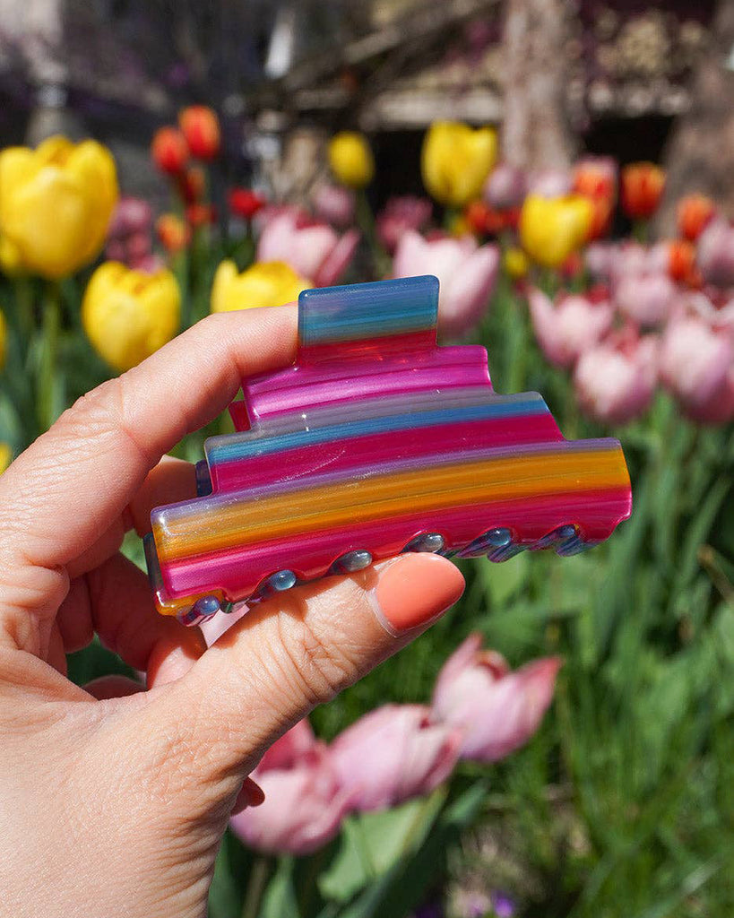 pyramid hair claw in sunset stripes