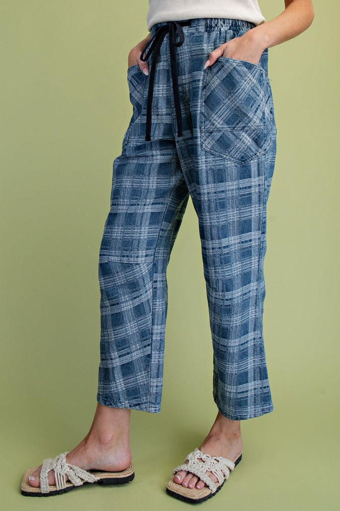 denim trousers in a blue plaid pattern