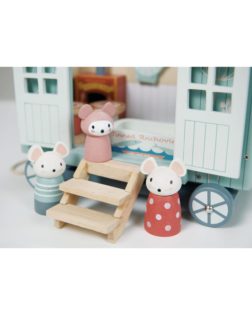 Secret Meadow Shepherd's Hut wooden play set