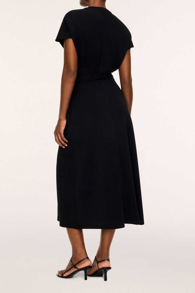 tie-waist airessentials maxi dress in very black from spanx