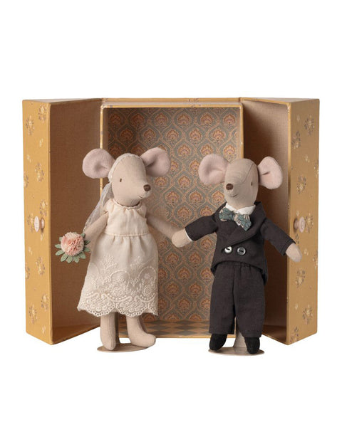 wedding mice couple in box play set from maileg